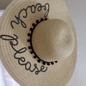 Women Sun Hat. Cream Color. New